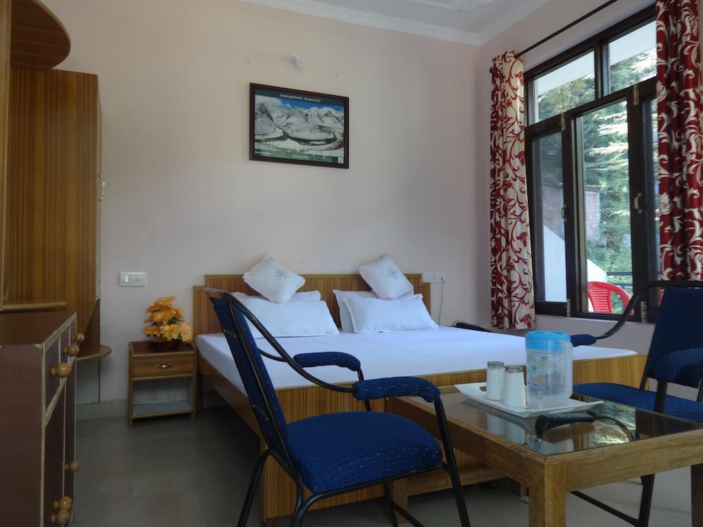 Hotel Kumar Residency 다람샬라 객실 사진