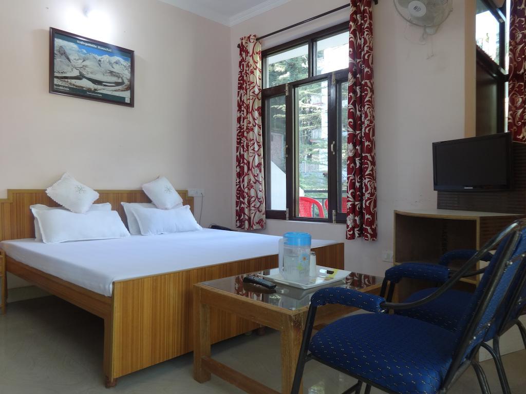 Hotel Kumar Residency 다람샬라 객실 사진